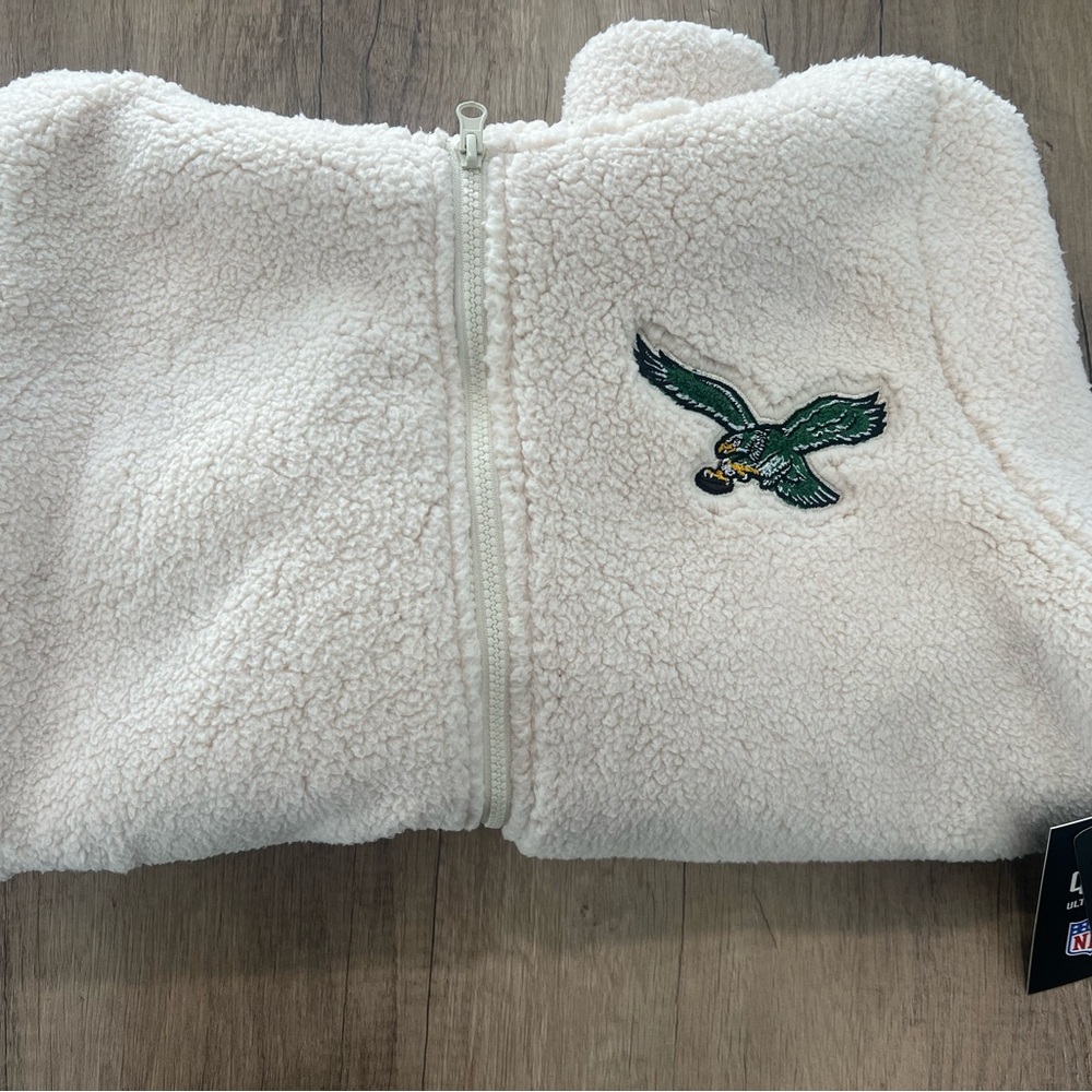 EAGLES woman’s fleece (large) NWT